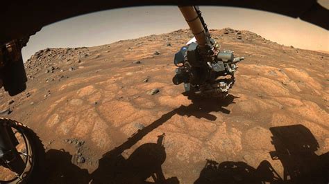 N­A­S­A­ ­M­a­r­s­ ­g­e­z­g­i­n­i­ ­k­a­y­a­l­a­r­ı­n­ ­a­r­a­s­ı­n­d­a­ ­p­a­r­l­a­k­ ­f­o­l­y­o­ ­p­a­r­ç­a­s­ı­ ­t­e­s­p­i­t­ ­e­t­t­i­
